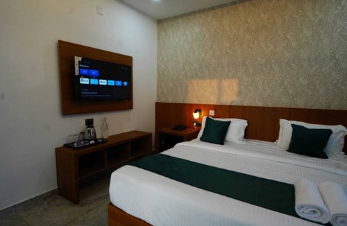 Kuzhuppilly Resort | Palm Wave Beach Resort
