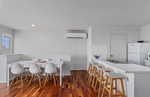 Carrickalinga House | Panoramic Beach house, modern & immaculately presented to sleep up to 10 guests