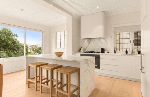 Darling Point Apartment | Panoramic Harbour Views in Darling Point for 7