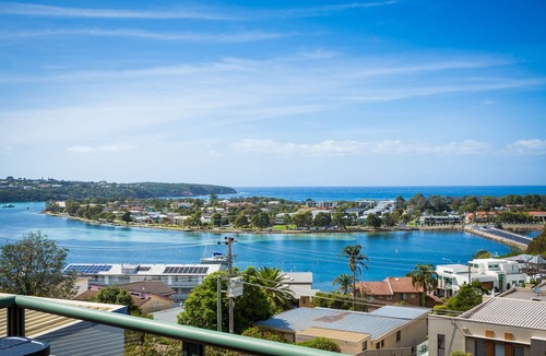 Merimbula Apartment | Panoramic Townhouses (3 Bedroom Pet Friendly Apartment with views) - 5+ nights