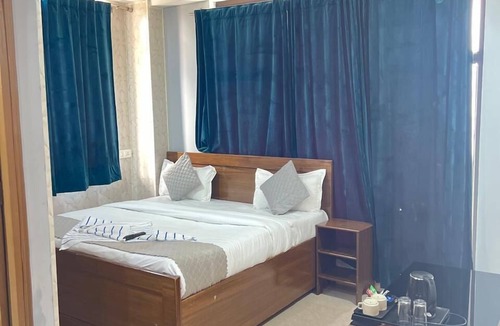 Dehradun Hotel | Paradise Inn