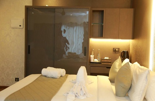 Alwaye Hotel | Paramount Residency