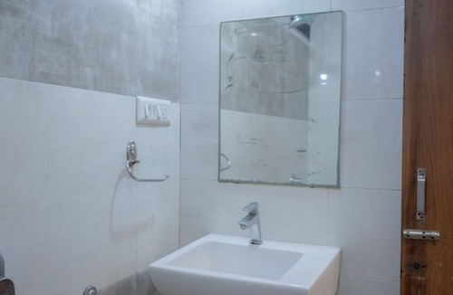 Bhuj Hotel | Park View Residency