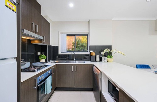 Parramatta Apartment | Parramatta New 2Bedroom apt close to Train/Shoping