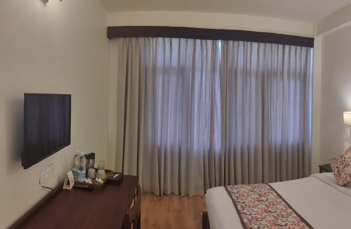 Manali Resort | Pause By the Woods