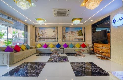 Udaipur Hotel | Pax Hotel Grand Blue 3 min walk from Udaipur city Railway Station