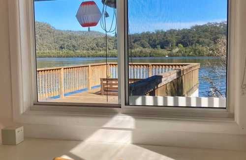 Central Coast Council Cottage | Peaceful Waterfront River Cottage with private Jetty only 90 minutes from Sydney