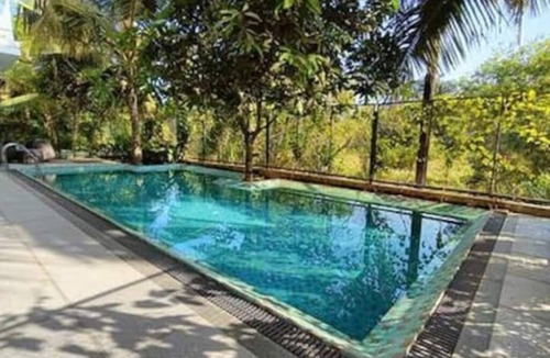 Grand Morrod Villa | Peacock View 4BHK Pvt Pool & Jacuzzi at Saligao