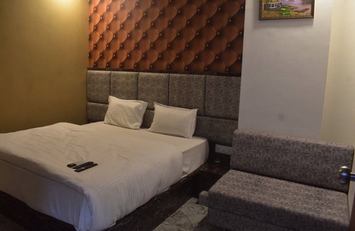Vastrapur Hotel | Peradiot Hotel - Vastrapur