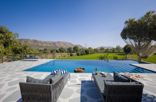 Udaipur Villa | Pet-friendly 4-BHK Farmstay With Private Pool, Garden & Gazebo
