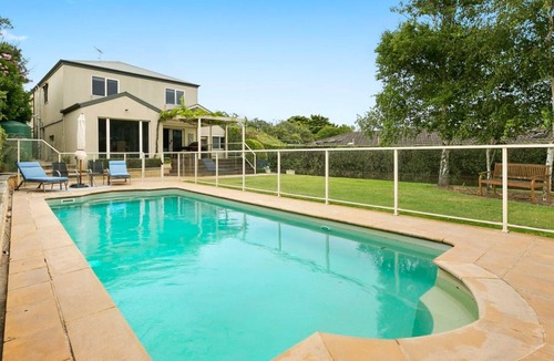 Sorrento House | Pet friendly - Boroondara Getaway 700m to Sorrento Shops 900m to Beach