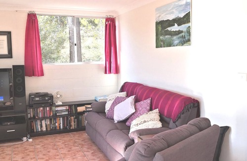 Broadwater House | Pet-friendly, five tranquil acres near Pambula Beach overlooking the Lake.