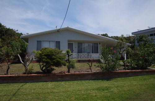 Crescent Head House | PET FRIENDLY HOLIDAY COTTAGE