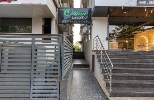 Bengaluru Hotel | Petals Otium Hotel