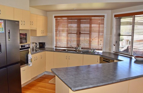 South West Rocks House | Pete's Place. Well-appointed reburnished 2 storey house