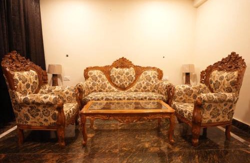 Bhimtal Hotel | Pi Palace