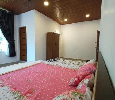 Peermade House | Pine Ridge