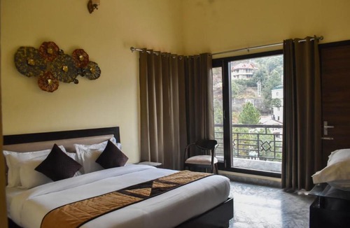Kumarhatti Hotel | Pinewood Manor