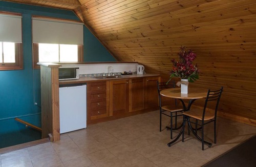 Pokolbin Hotel | Pokolbin Village