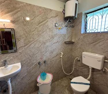 Kodaikanal Hotel | Ponmurugan Residency