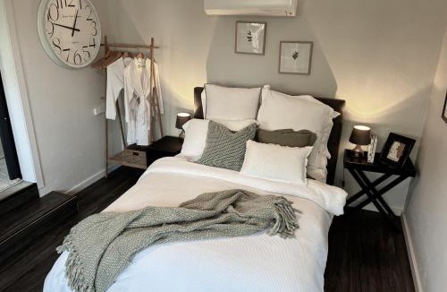 Carey Bay Apartment | Pool Heated Lake Views 1BR Apartment
