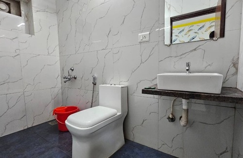 Gauravaddo Hotel | Poonam Grand