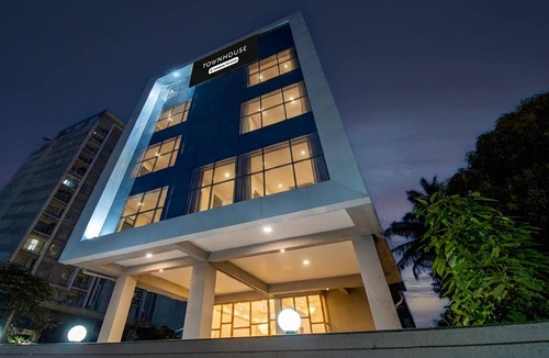Hadapsar House | POP 84260D Hotel City Centre