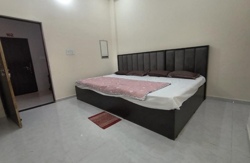 Chitrakoot Hotel | Pramod Residency