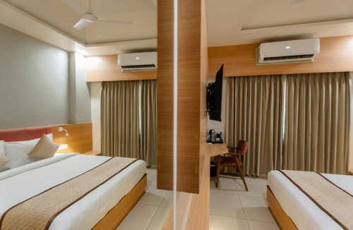 Nadiad Hotel | Prarambh By Siara
