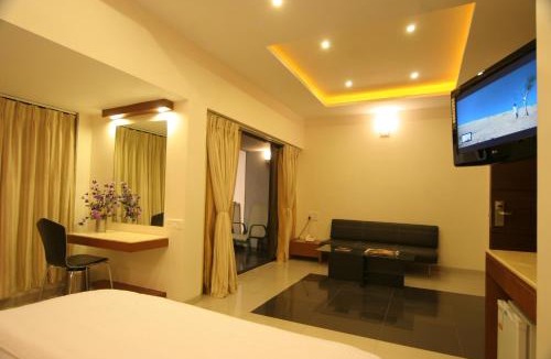 Alkapuri Hotel | Pride Biznotel Alkapuri Near Vadodara Airport