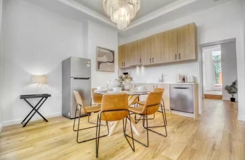 Paddington House | Prime Paddington 3BR Terrace | Walk to CBD