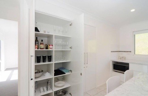 Tapitallee Cottage | Privacy space comfort. Visit Bundanon Stay at Heron's Rest @ Tapitallee Lodges