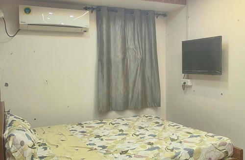 Pollachi House | Private Double bedroom in a Tiny Home