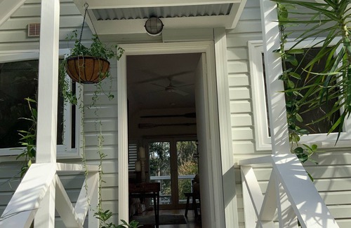 Pretty Beach Central Coast Apartment | Private separate stylish spacious couples retreat . Tree canopy and water views