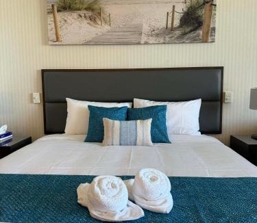 Broadbeach Hotel | Privately Owned Hotel Room in Oaks Hotel