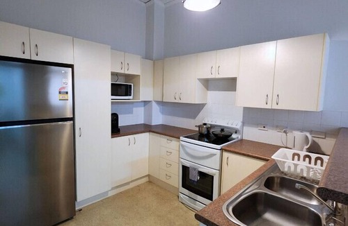 The Rocks Apartment | Quaint terrace house The Rocks