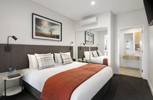 Orange Apartment | Quest Orange