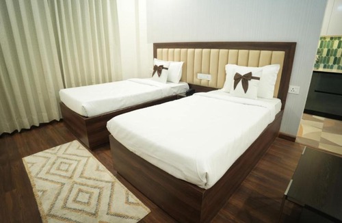 Sushant Lok House | QuickIn Stayz Near Paras Hospital Golf Course Rd Sector 43 Gurgaon