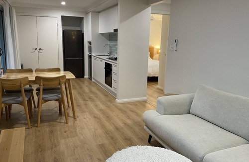 North Boambee Valley Apartment | Quiet and private guesthouse close to CBD, golf course, beaches and stadium.