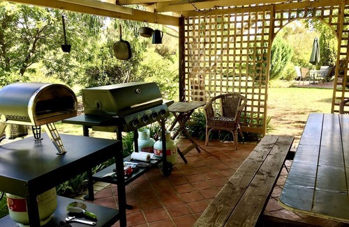 Wooragee Cottage | Quiet Comforts: Ideal Cottage for a Peaceful Country Getaway in Beechworth, Victoria