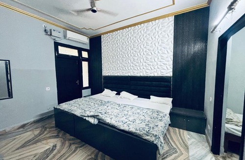 Mathura Hotel | Radha Madhavam Luxurious Boutique Hotel