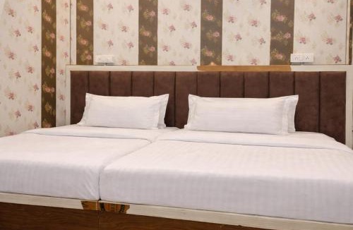 Vrindavan Hotel | Radhika comfort stay