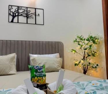 Ghata Apartment | Rahnit Stayz Cozy Comfort Near Golf Course Road