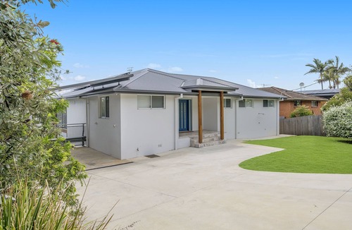 Bonny Hills House | Rainbow Beach Retreat Entire home in Bonny Hills, Australia