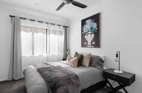 Springbrook Apartment | Rainforest Retreat Fire Pit, Deck & Rainforest Walk