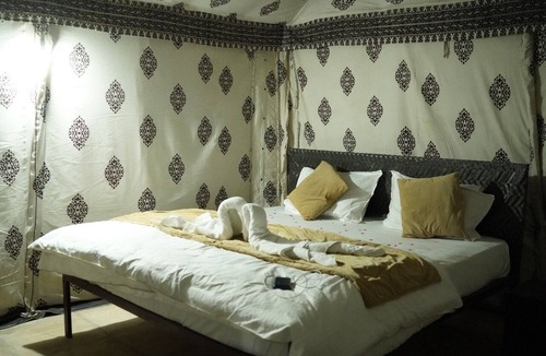 Kanoi Hotel | Raj Dunes Resort