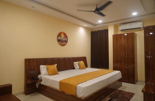 Gwalior Hotel | Raj Kamal Hotel & Garden