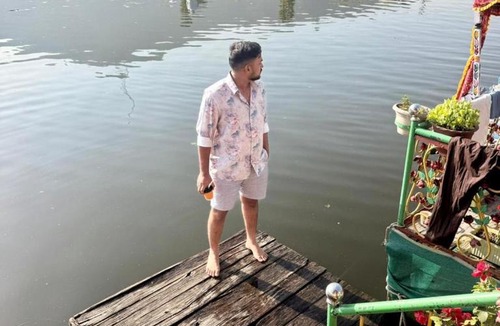 Dal Lake Boat Rental | Raja's Palace Houseboat - Lake View