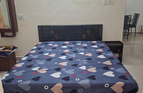 Chennai Apartment | Raji's Cosy Nest 2BHK Flat Near Airport Adambakkam Velachery