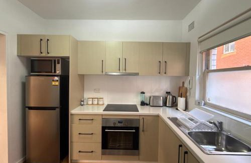 Randwick House | Randwick Shared Apt with Study Desk & Parking